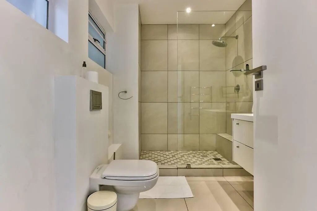 Beachfront Apartment With Wi-Fi! Cape Town