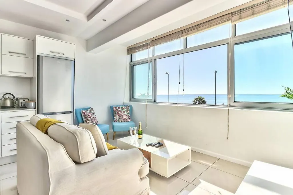 Beachfront Apartment With Wi-Fi! Cape Town 0*,  Güney Afrika