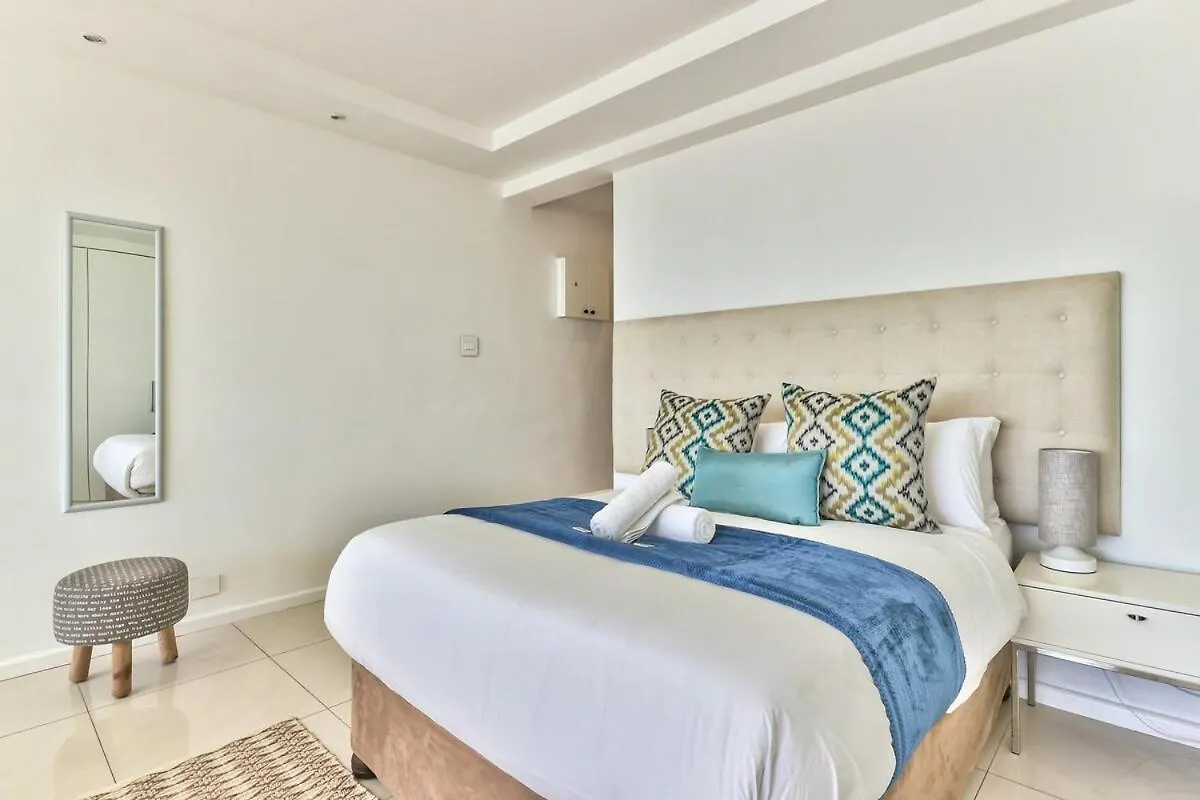 Beachfront Apartment With Wi-Fi! Cape Town 0*,  Güney Afrika