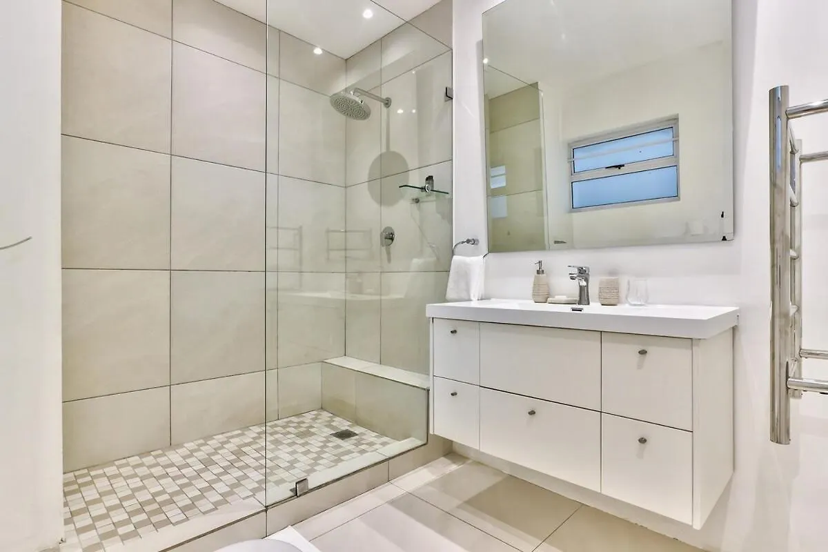 Beachfront Apartment With Wi-Fi! Cape Town