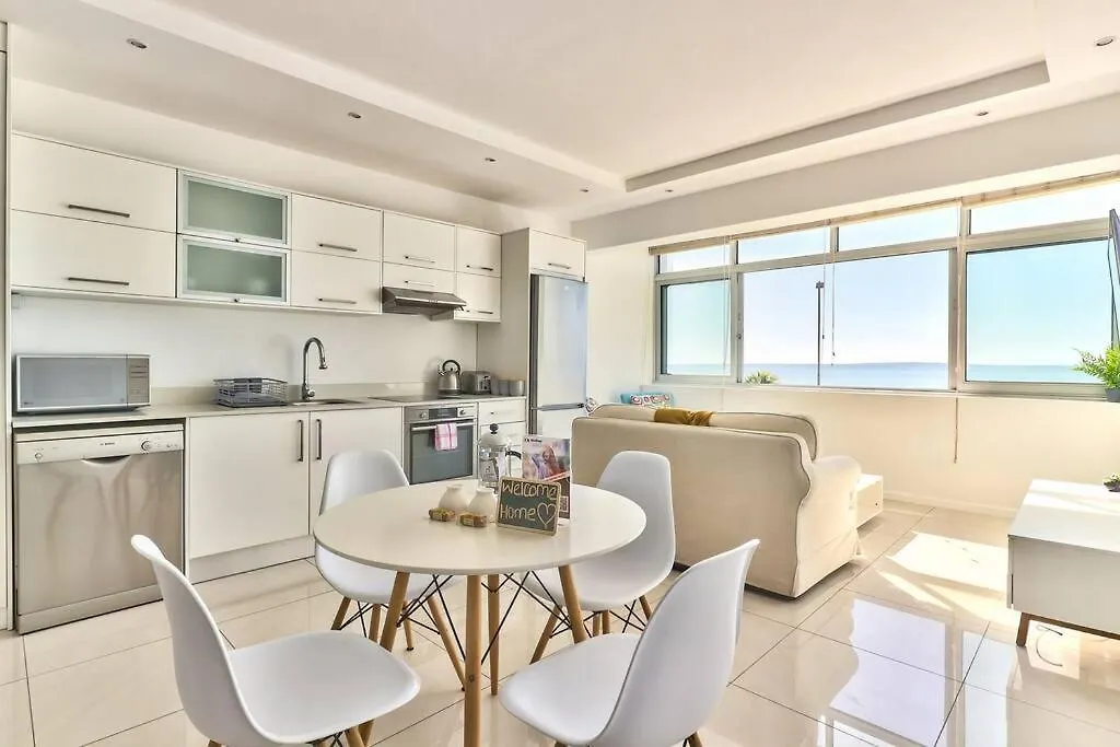 Beachfront Apartment With Wi-Fi! Ciudad del Cabo